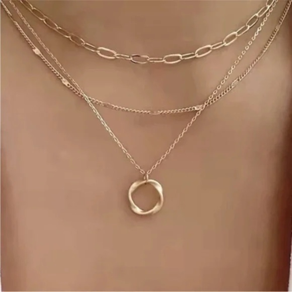 Elegant Gold Layered Necklace Set